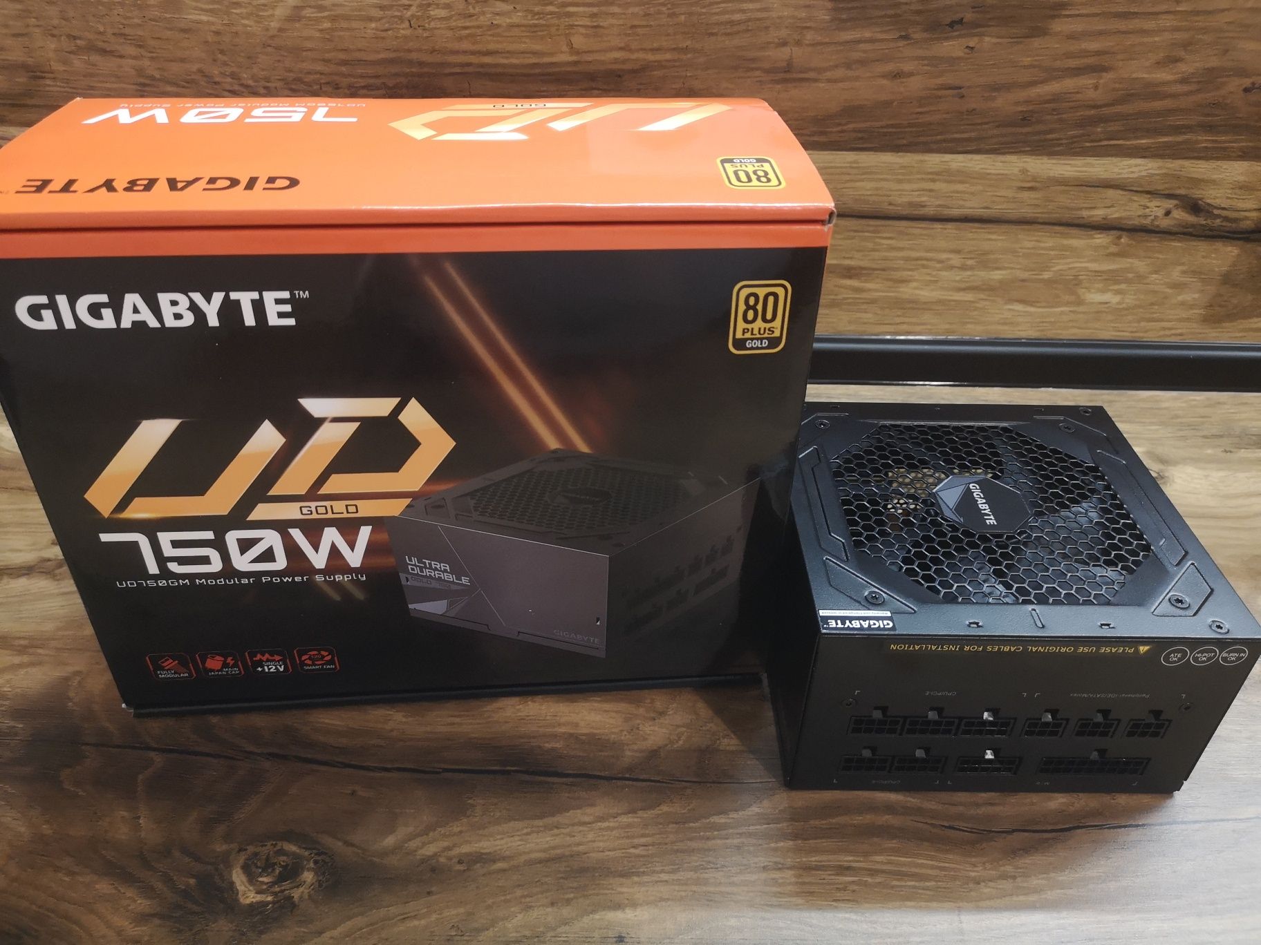 Захранване Gigabyte UD750GM 750 W 80+ Gold Fully Modular ATX PSU