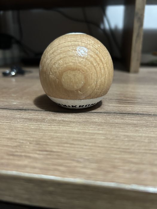 Bile de la kendama krom pop sticky .