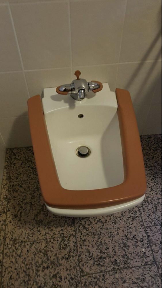 Villeroy&Boch mai multe obiecte sanitare lavoare wc bideu suporti etc