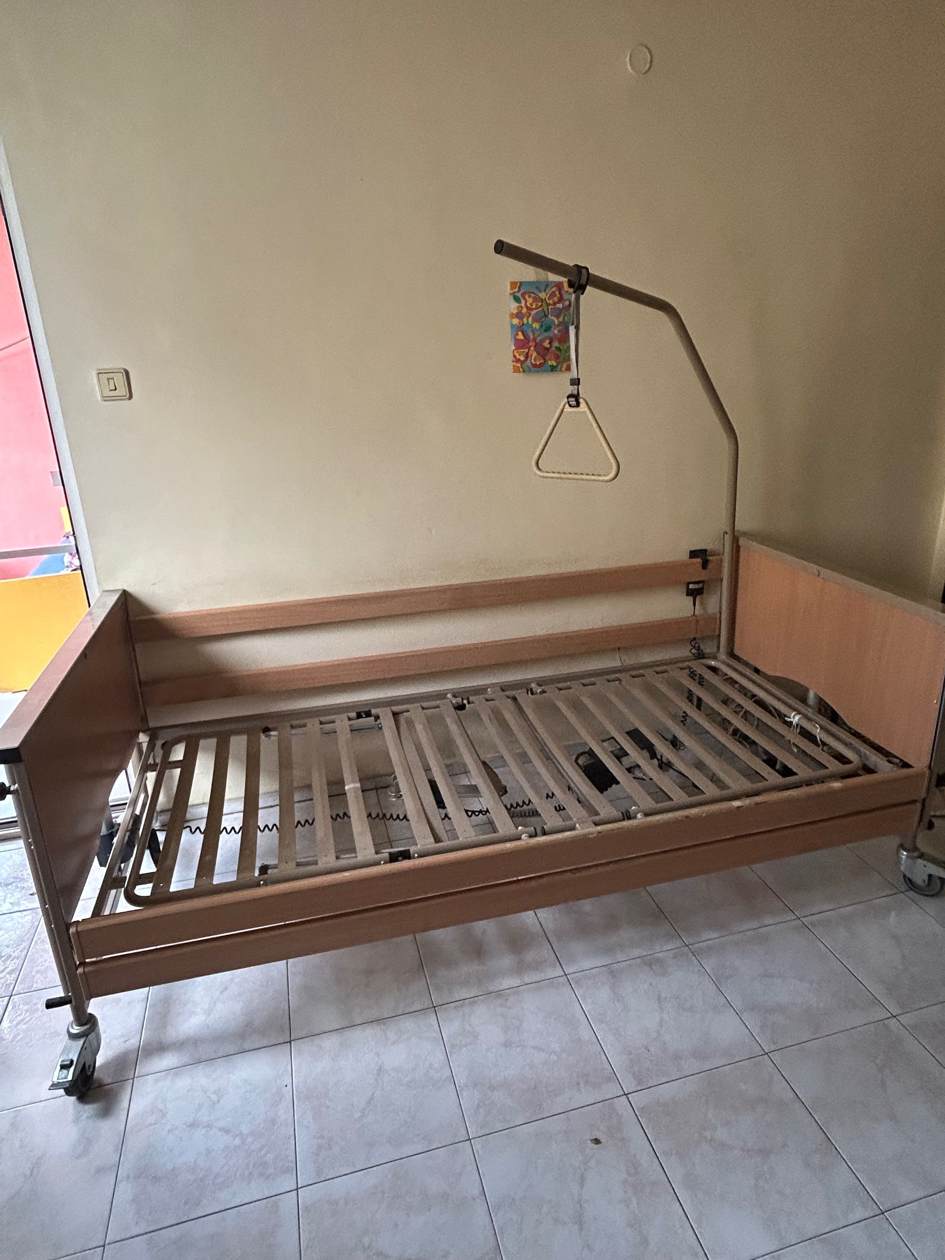 Болнично легло за възрастни