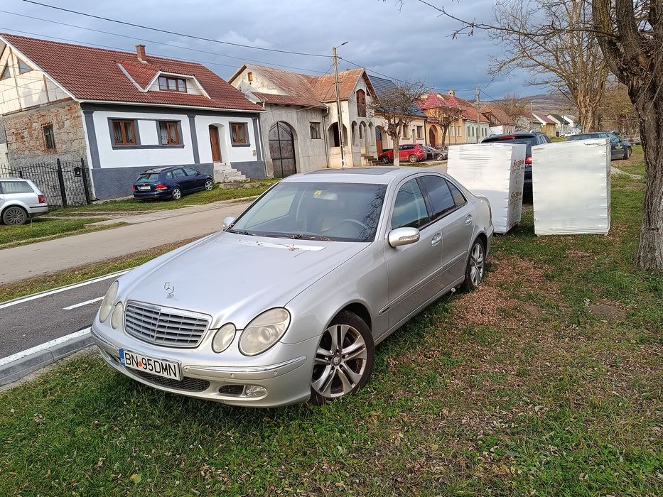 Mercedes Benz E270
