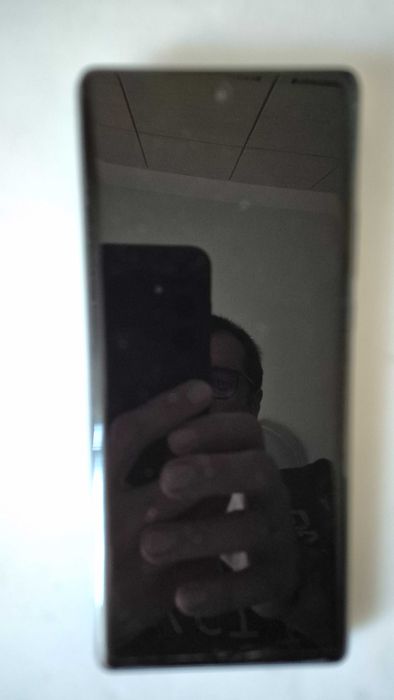 Vand Motorola Edge 30 Ultra, black. Garantie extinsa 2 ani.