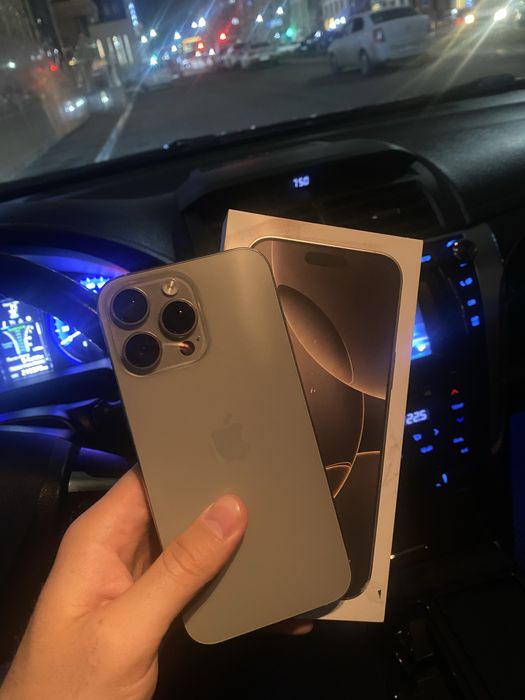 iPhone 16 pro max 256 gb Titan