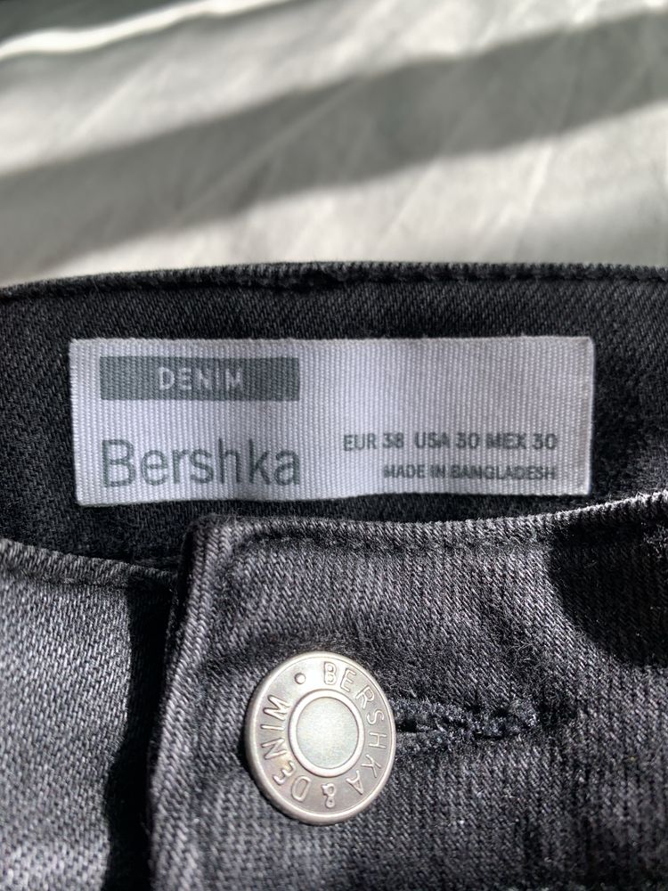 Pantaloni scurti de blugi/denim Bershka