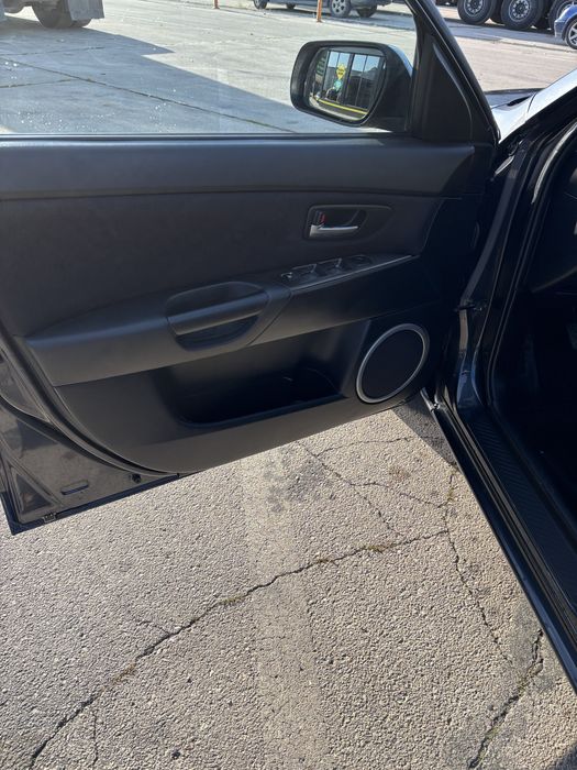 Мазда 3 1.6 добро състояни