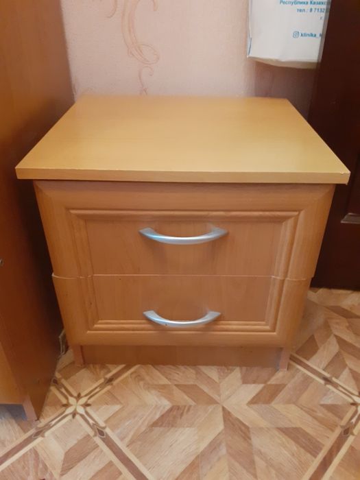 Продам тумбочку.