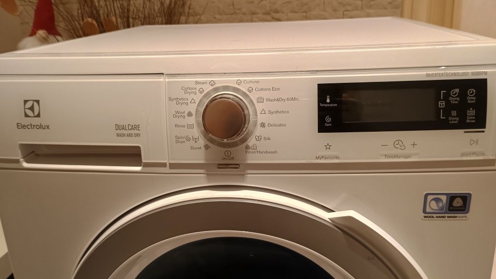 Пералня със сушилня Electrolux