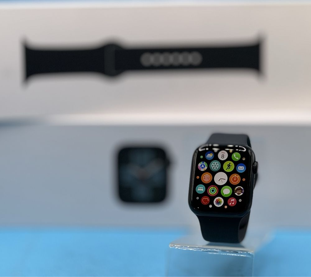 ГАРАНЦИОНЕН!!! Смарт часовник Apple Watch SE 2gen, 44mm, Cell,Midnight