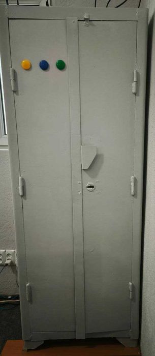 Металлический шкаф для офиса и дома — надёжность на годы!