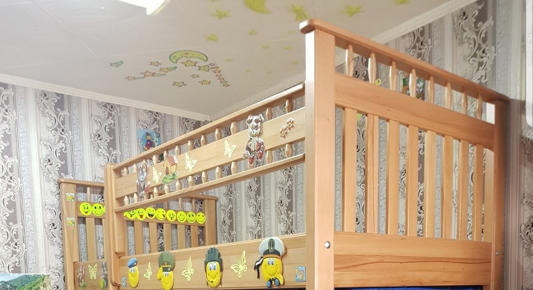 Продам КРОВАТЬ из настоящего дерева,  почти новая, можно  через KASPI