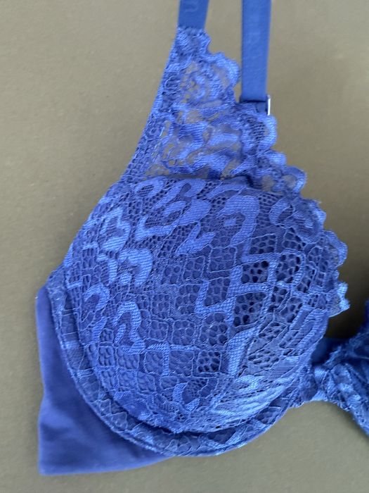 Изискан сутиен в синьо Calvin Klein /70С/