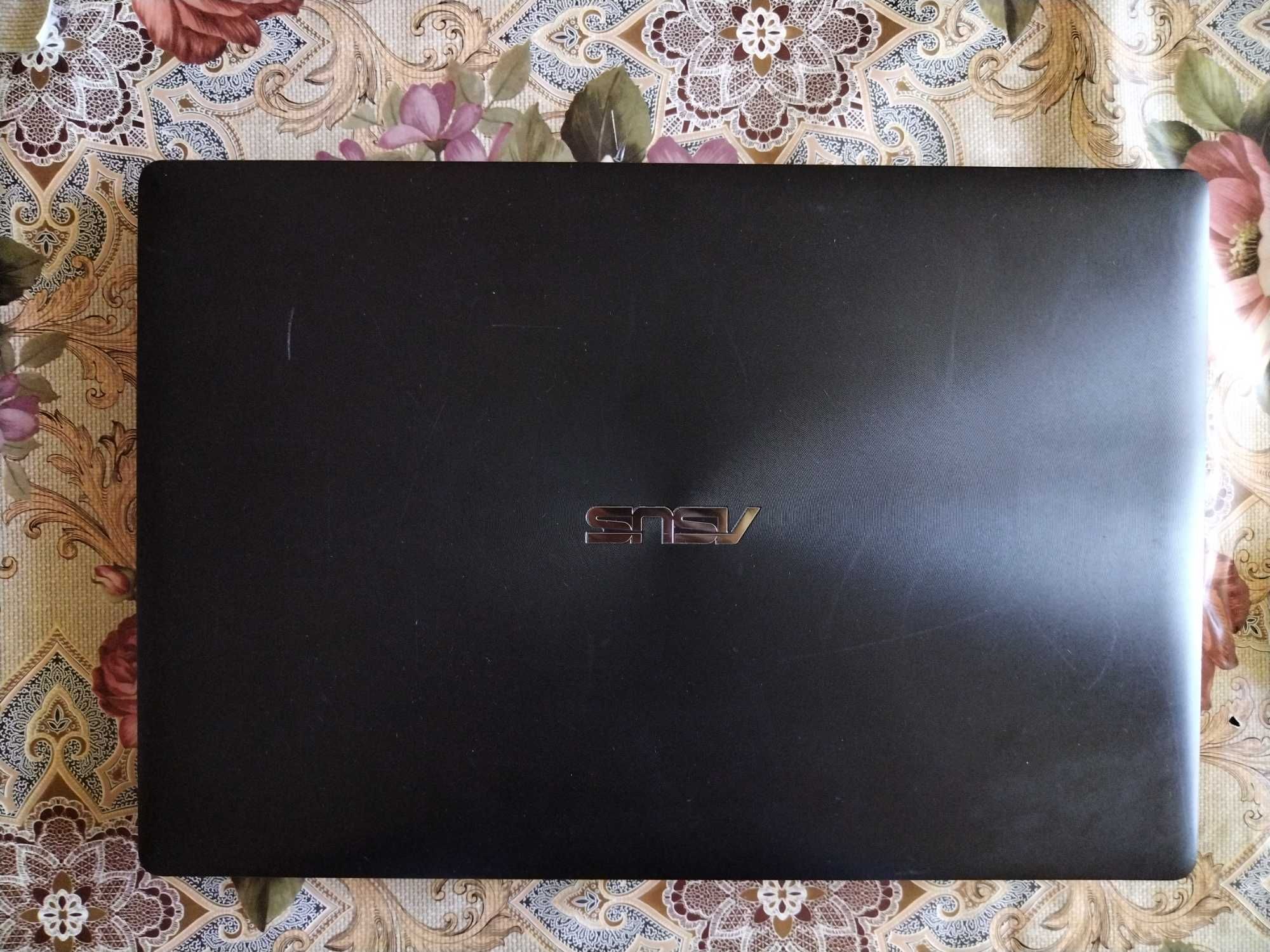 Лаптоп Asus X553M