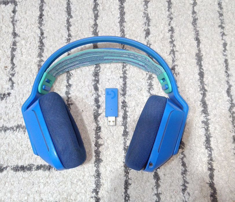 Продам наушники Logitech G733