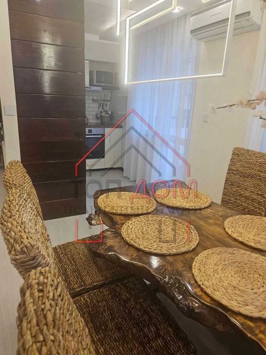 Дава се под наем Тристаен апартамент в Варна, Гръцка махала - 100 кв.м за 1450 € - Снимка #4