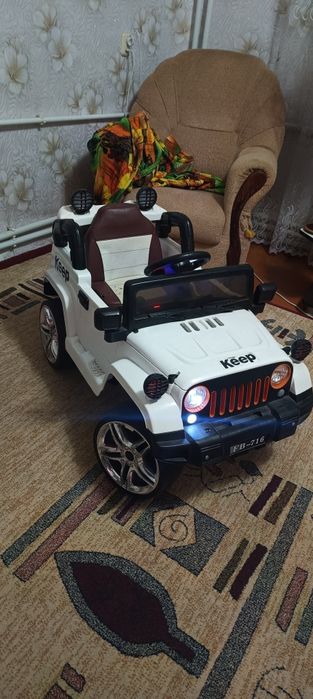 Продам детскую машинку