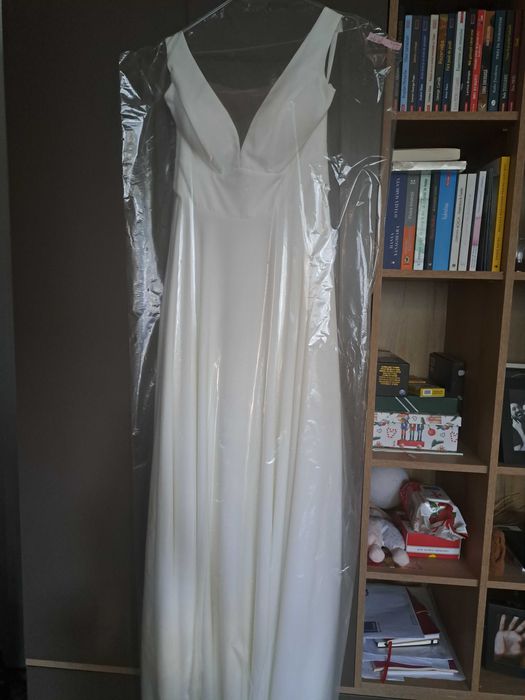 Rochie de mireasa grațioasă și lejeră