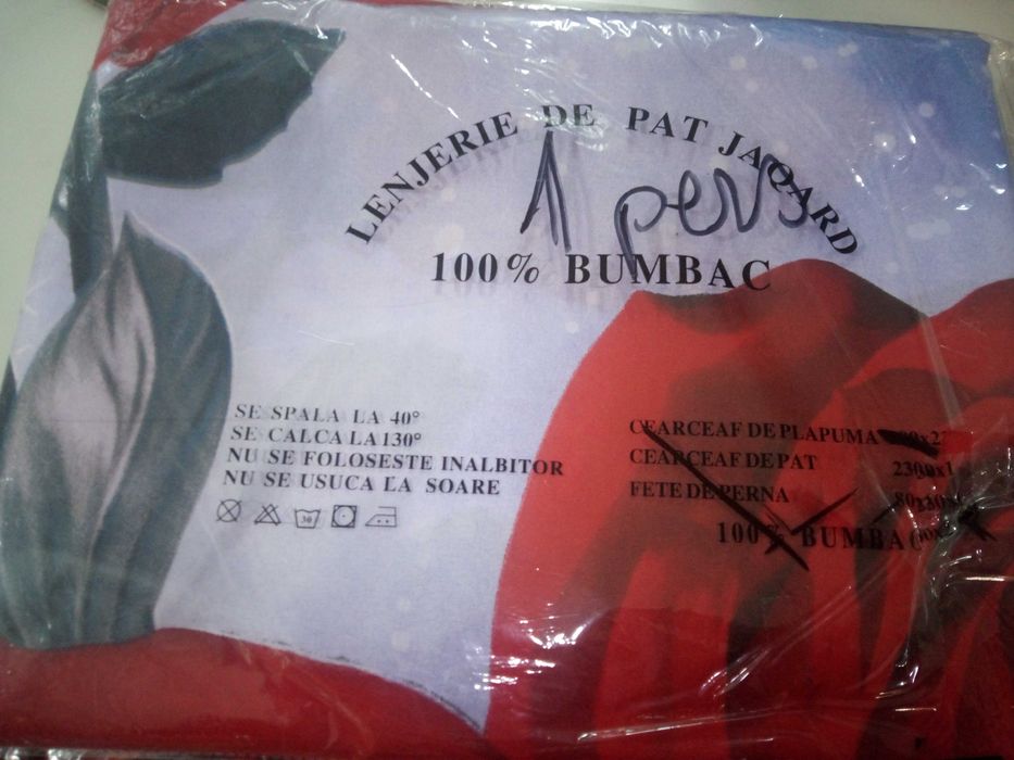 Lenjerii de pat de 1 si 2 persoane si perne din puf de gaini noi.