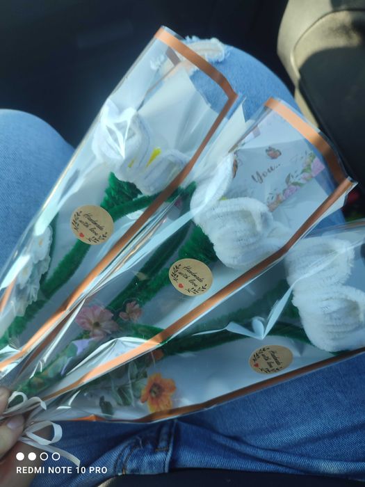 Flori la fir sau buchete.