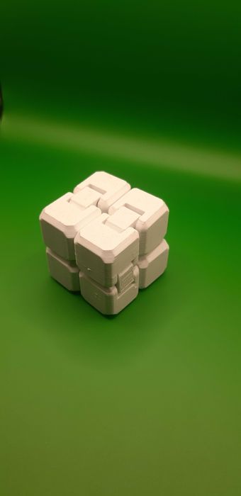 Игрушки за 60000 Бесконечный куб
