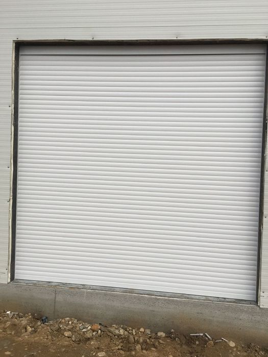 Uși de garaj tip rulou
