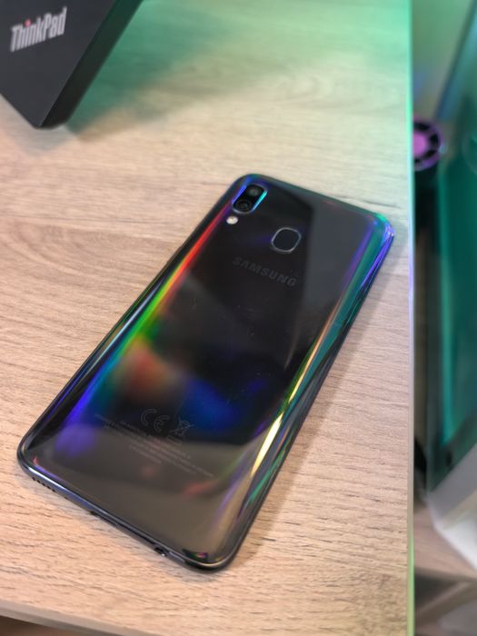 Samsung a40, 64 gb, 5.9 inch, mov reflexiv