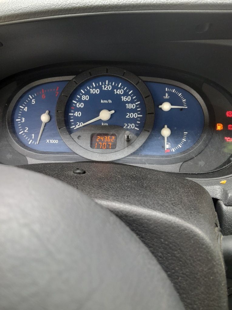 Dacia Solenza an fabricație 2003 ,24000 km,foarte  bine întreținută.