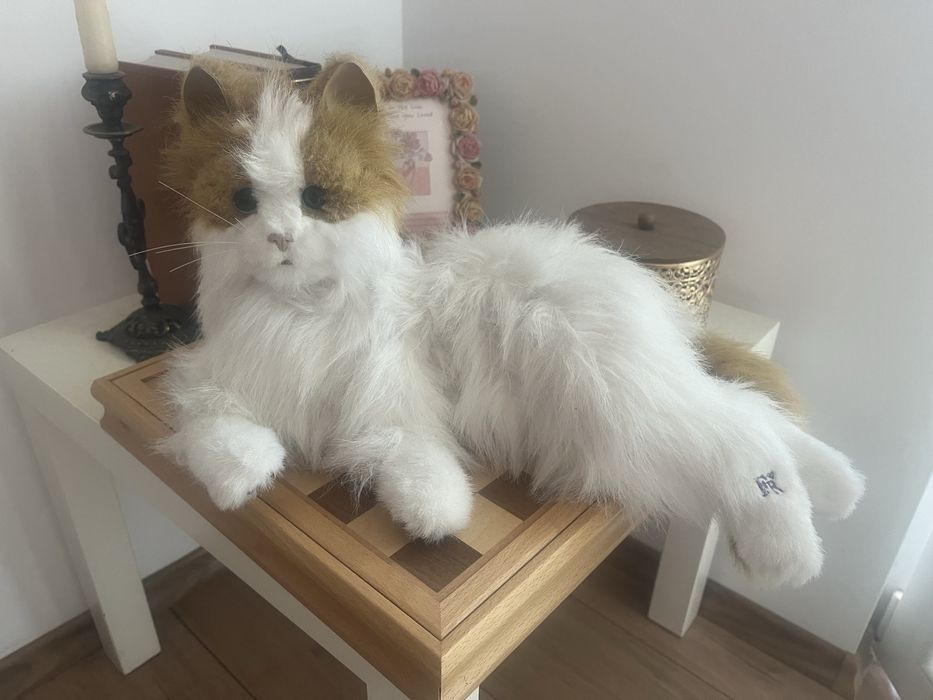 Интерактивна котка