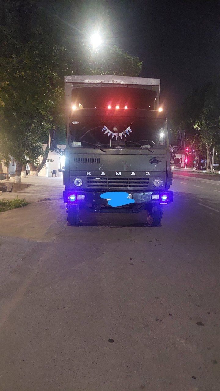 Продаётся камаз.