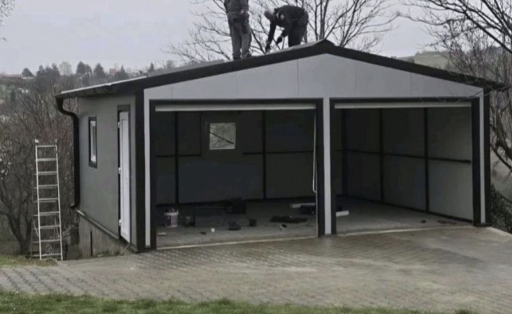 Garaj de vânzare, construit din materiale durabile și rezistente. Spaț