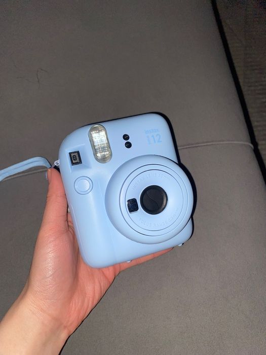 Instax mini 12 за 40000