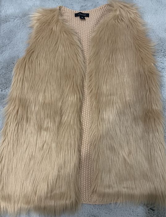 Vesta tricot cu blanita