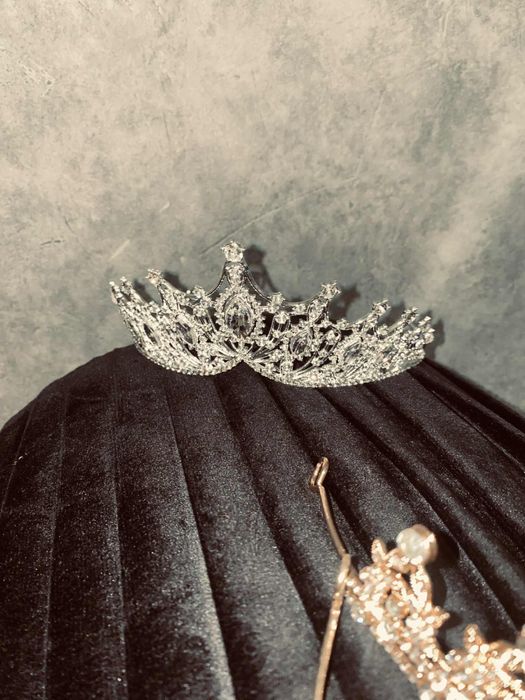 Корона за повод