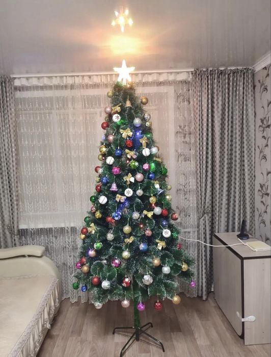 Продам искусственую ёлку