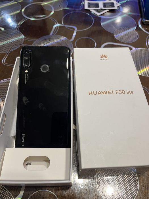 HUAWEI P30  Lite