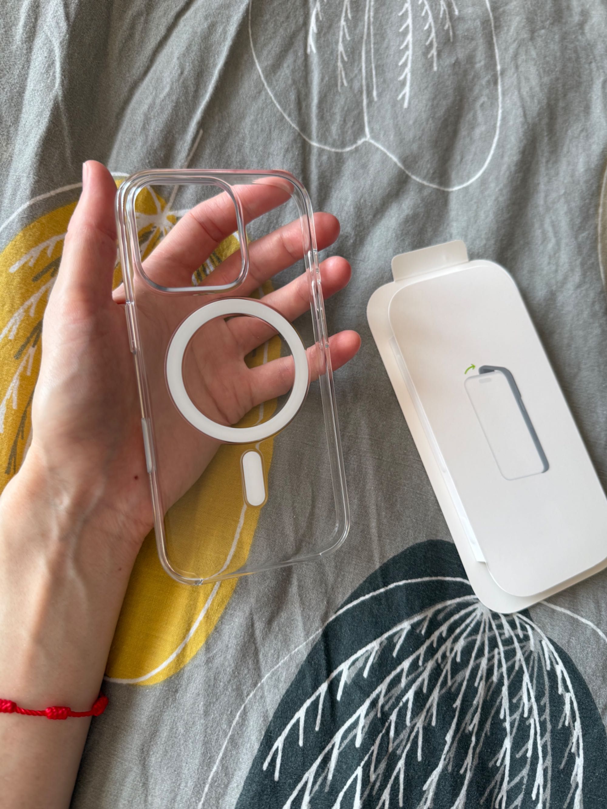 Оригинален кейс iPhone 16 Pro с MagSafe (прозрачен)