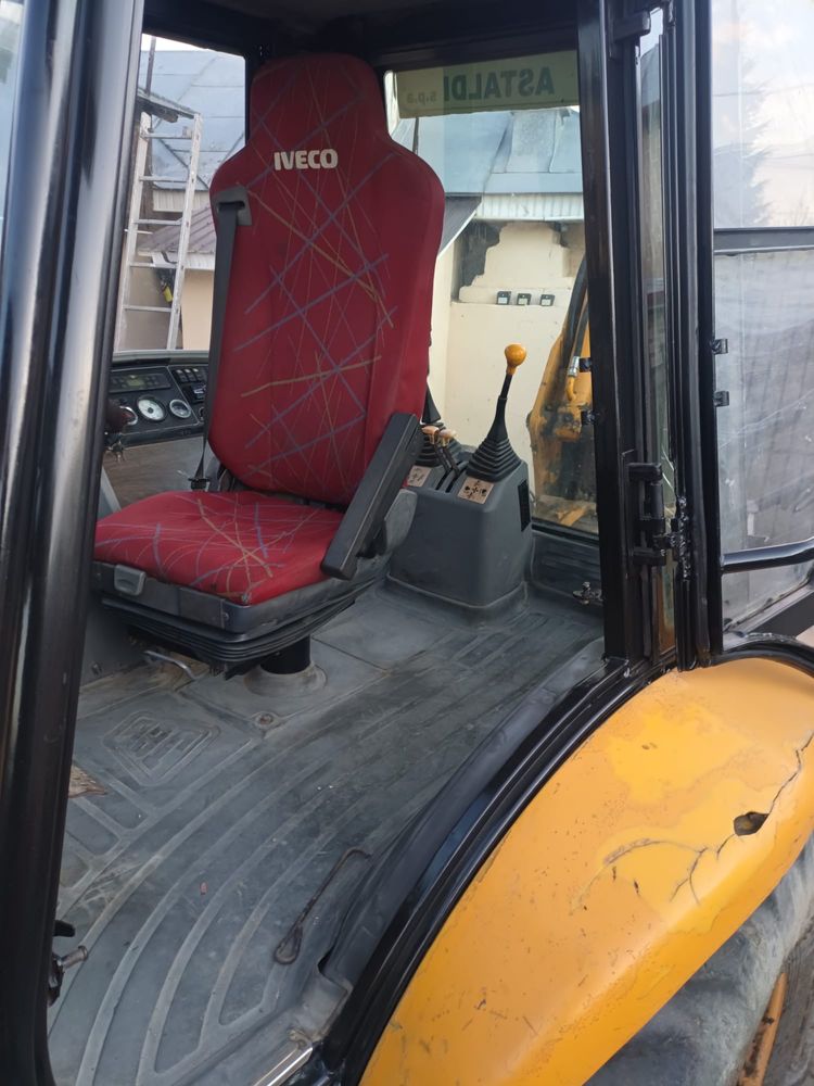 Buldoexcavator  JCB 2000