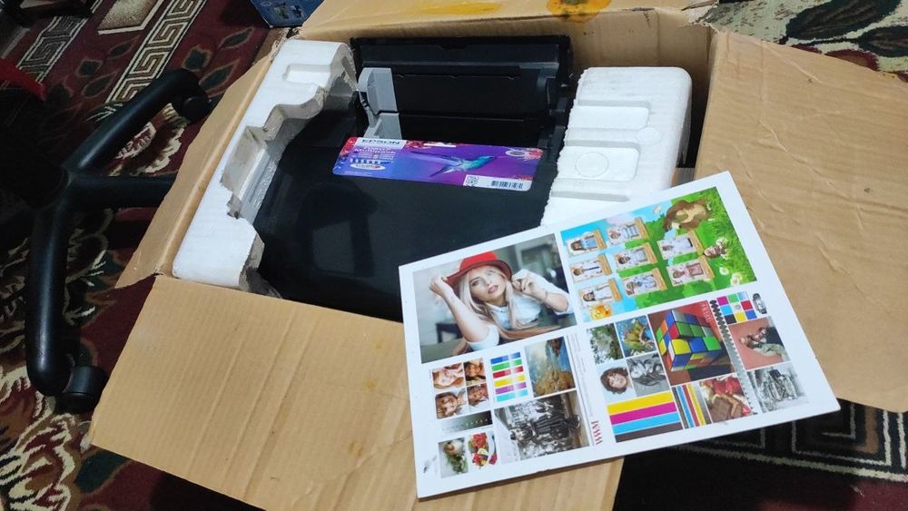 Epson P 50 Dyuz 100% 6 ta rangPrabegi endgina 7000 uyda Kam ishlagan