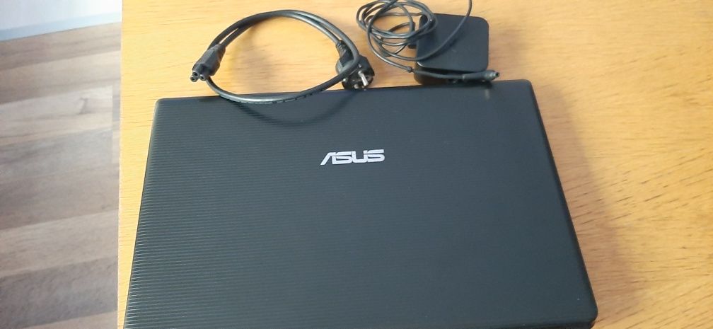 -- Laptop ASUS --