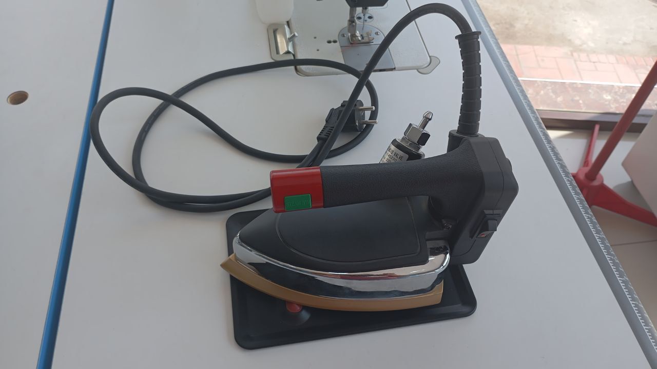 Dison E4-4 overlok