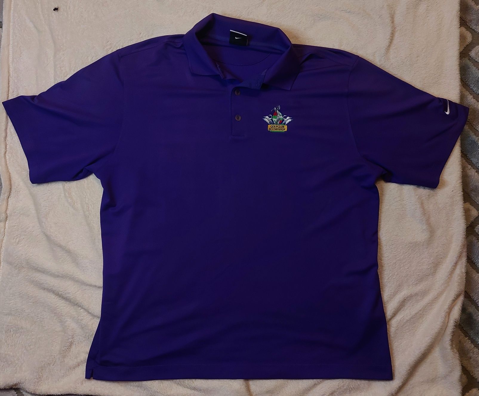 Tricou nike dri-fit polo de golf.