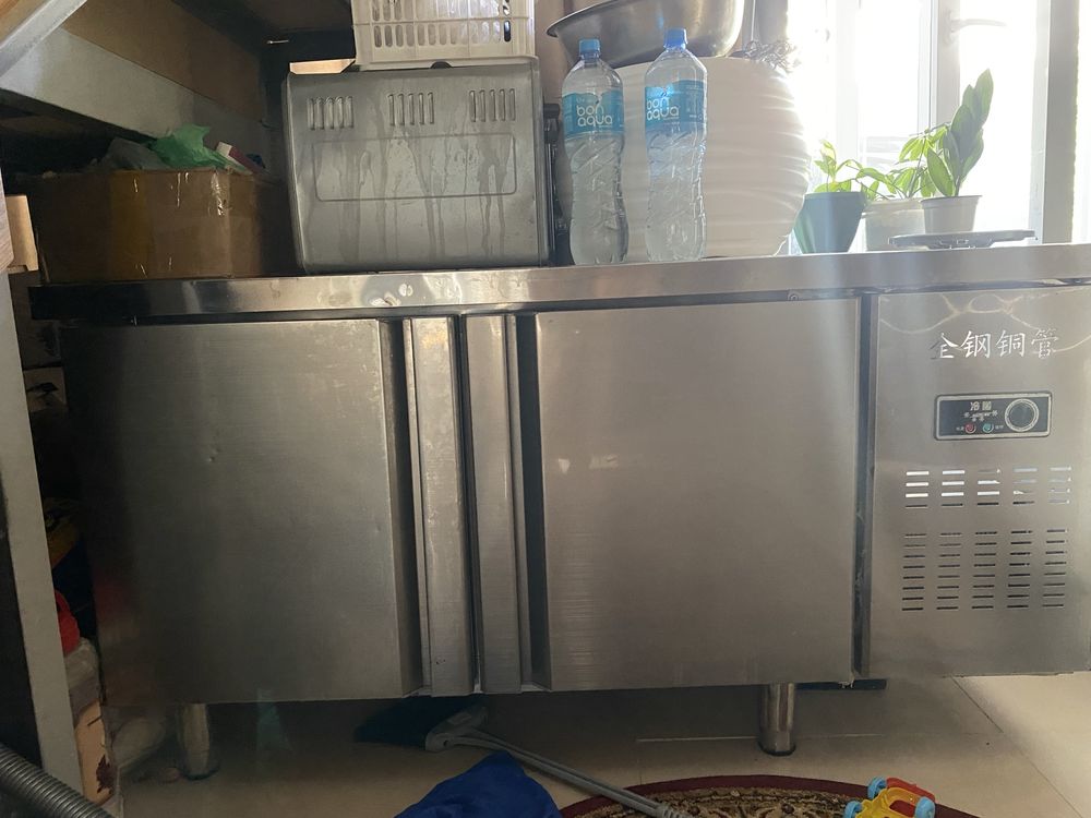 продам барный холодильник