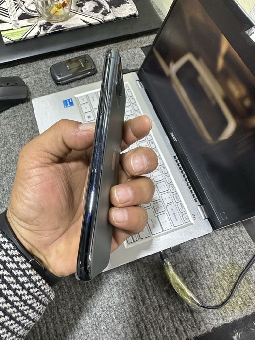 Apple 11 pro idial radnoy 78yomks 512 gb pamet chaqalari yoq  idial