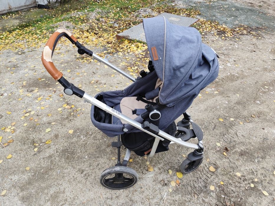 Подарявам детска количка