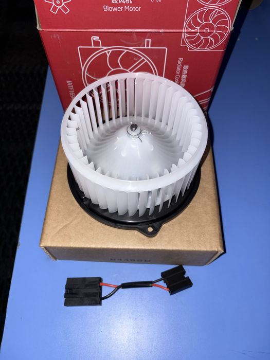 Моторчик вентилятор печки отопителя салона Mercedes-Benz ML-163