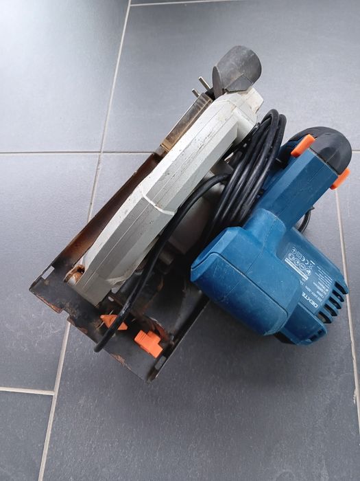 Vand fierastrau circular electric