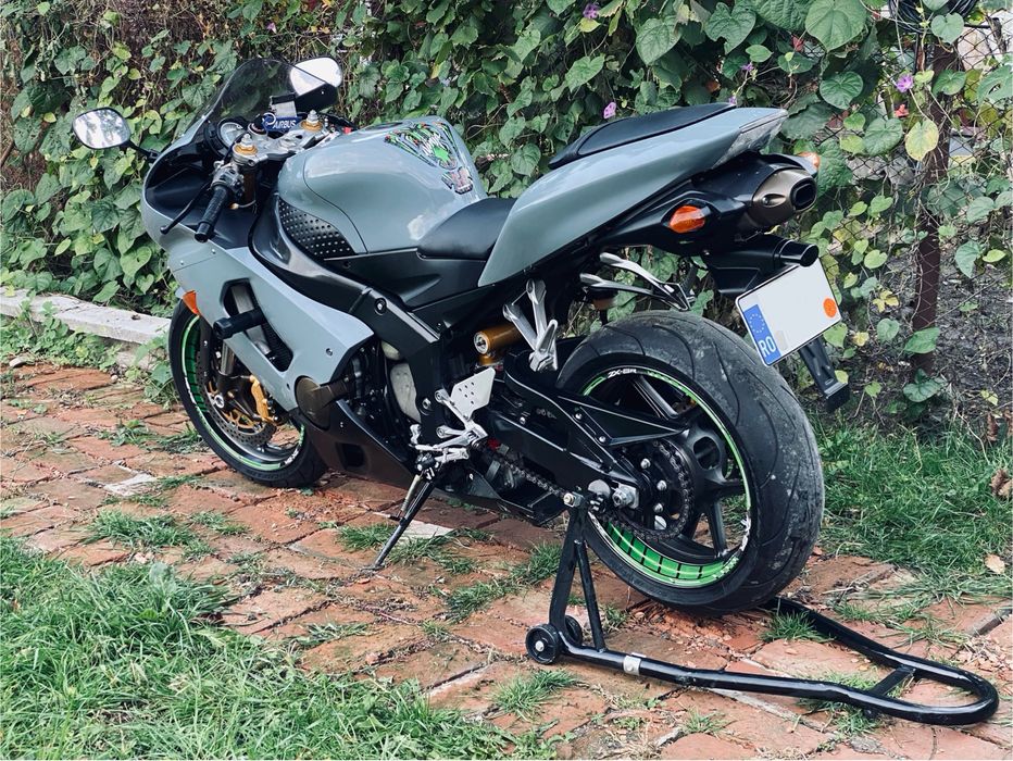 Kawasaki ZX6R 636