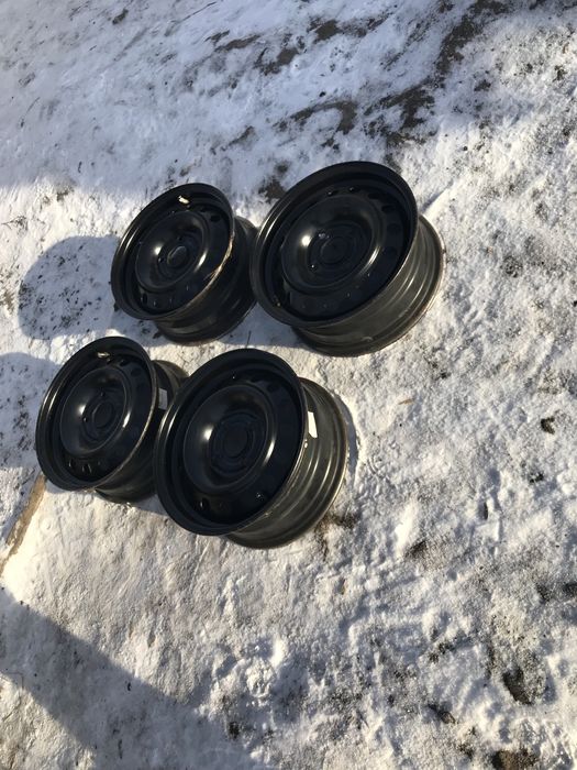 Продам диски на 15 Nissan