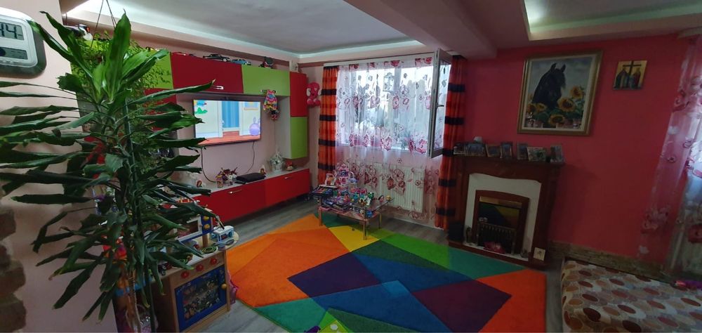 Inchiriez apartament cu 2 camere in  regim hotelier