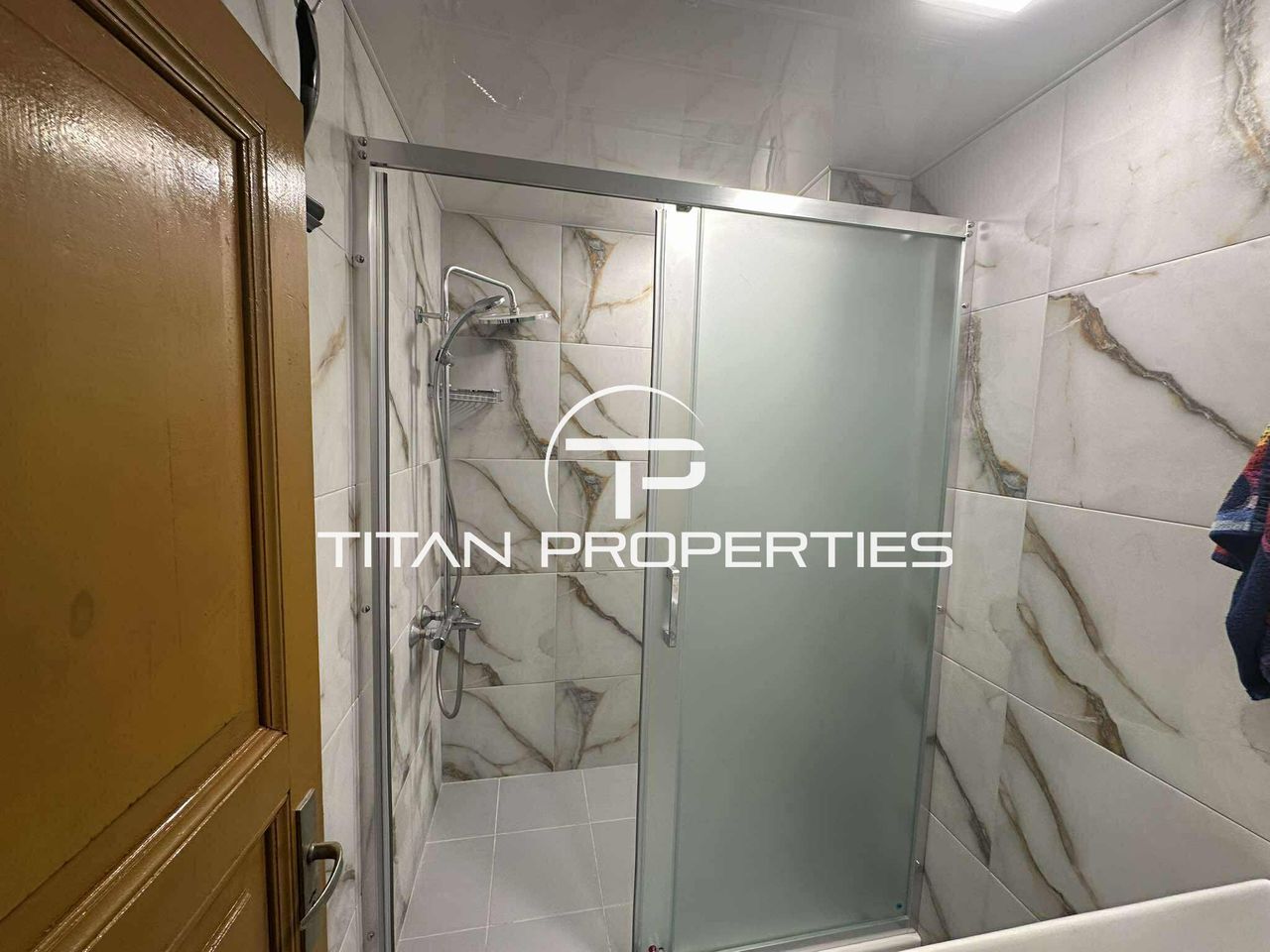Дава се под наем Етаж от къща в Варна, м-т Траката - 90 кв.м за 750 € - Снимка #16