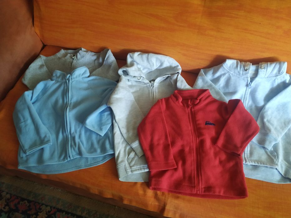 Vând  bluze,rolinguri și pantaloni 80-98